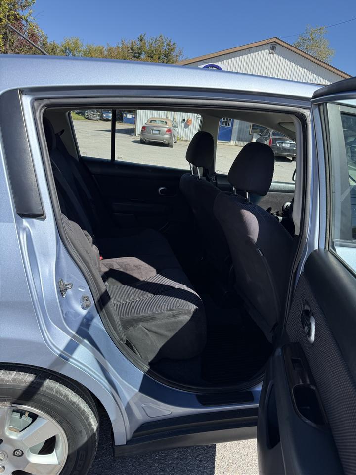 2012 Nissan Versa SL Photo
