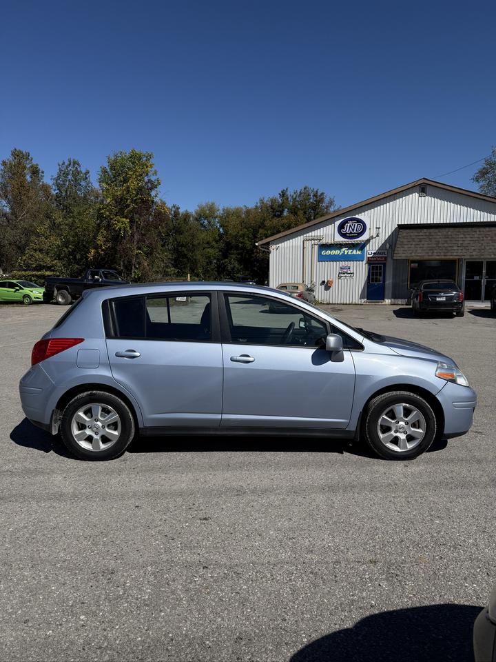2012 Nissan Versa SL Photo