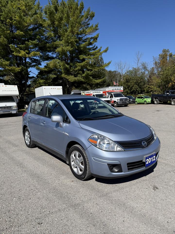 2012 Nissan Versa SL Photo2
