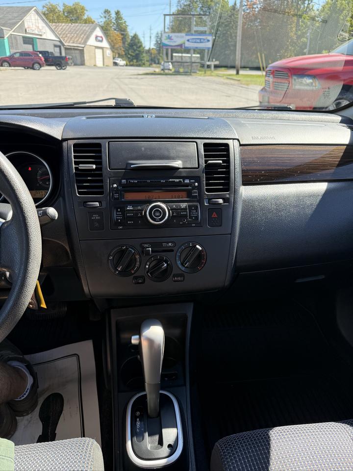 2012 Nissan Versa SL Photo