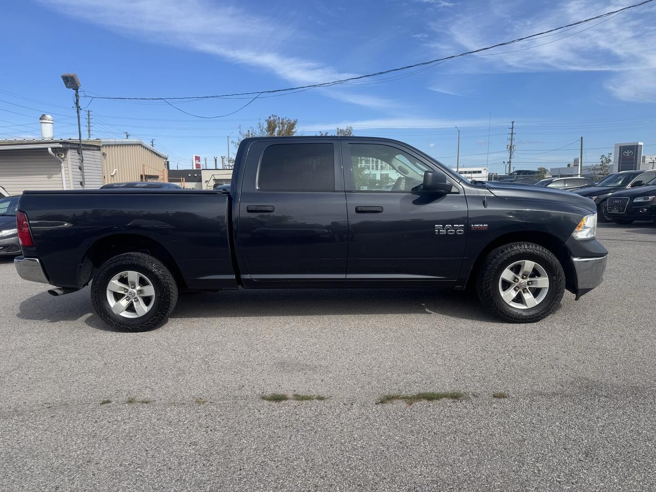 2017 RAM 1500 ST Photo3