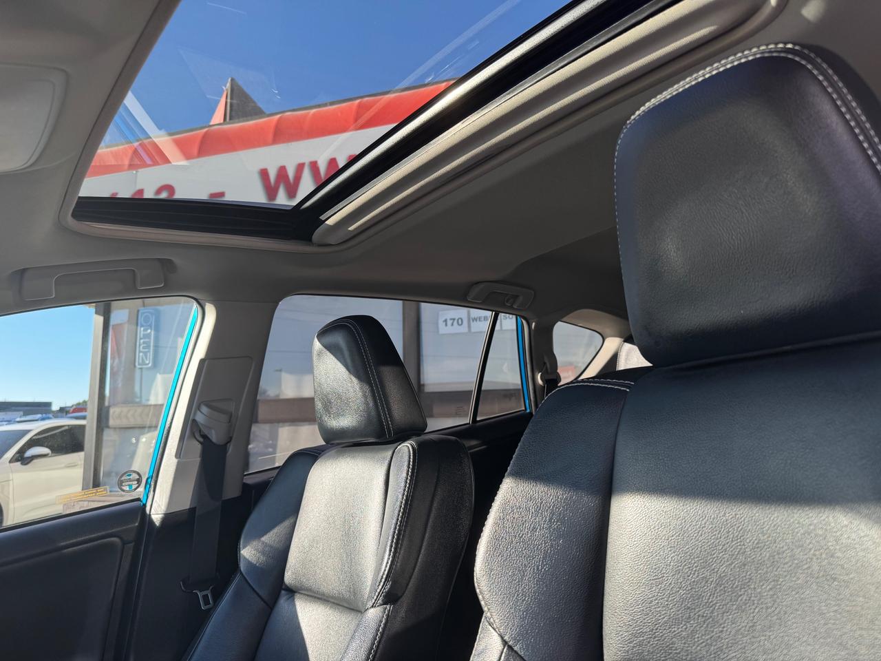 2016 Toyota RAV4 Limited AWD | Leather | Sunroof | JBL Sound | Navi Photo