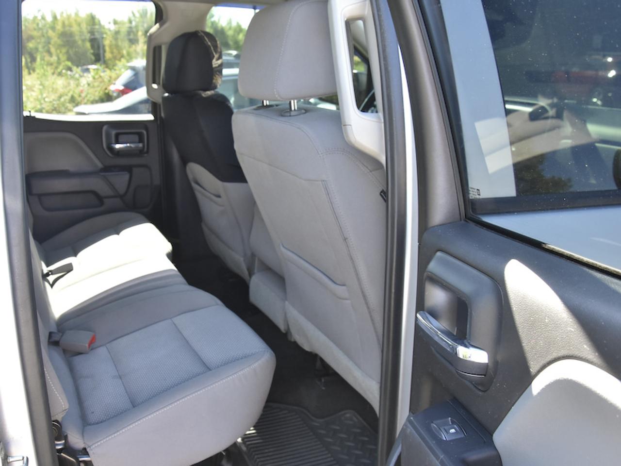 2018 Chevrolet Silverado 1500 4WD DOUBLE CAB 143.5" CUSTOM Photo
