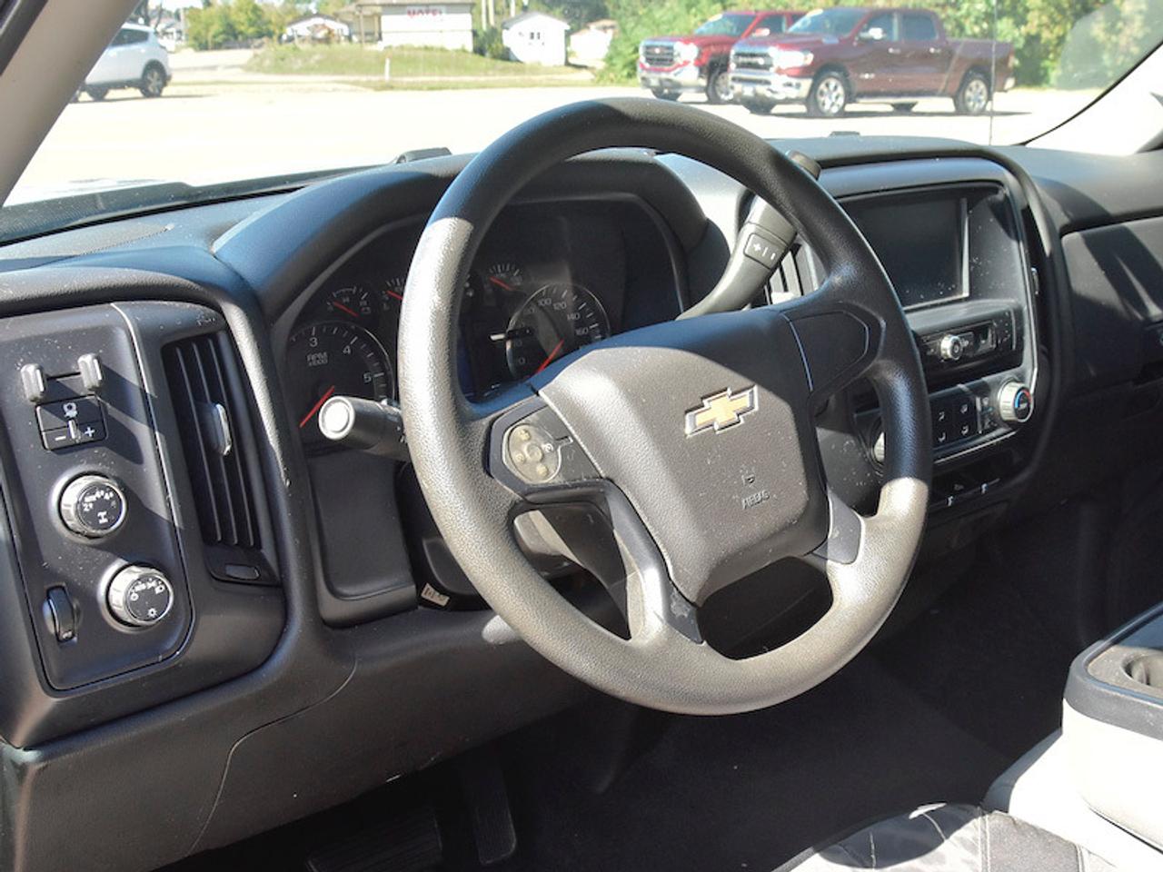 2018 Chevrolet Silverado 1500 4WD DOUBLE CAB 143.5" CUSTOM Photo