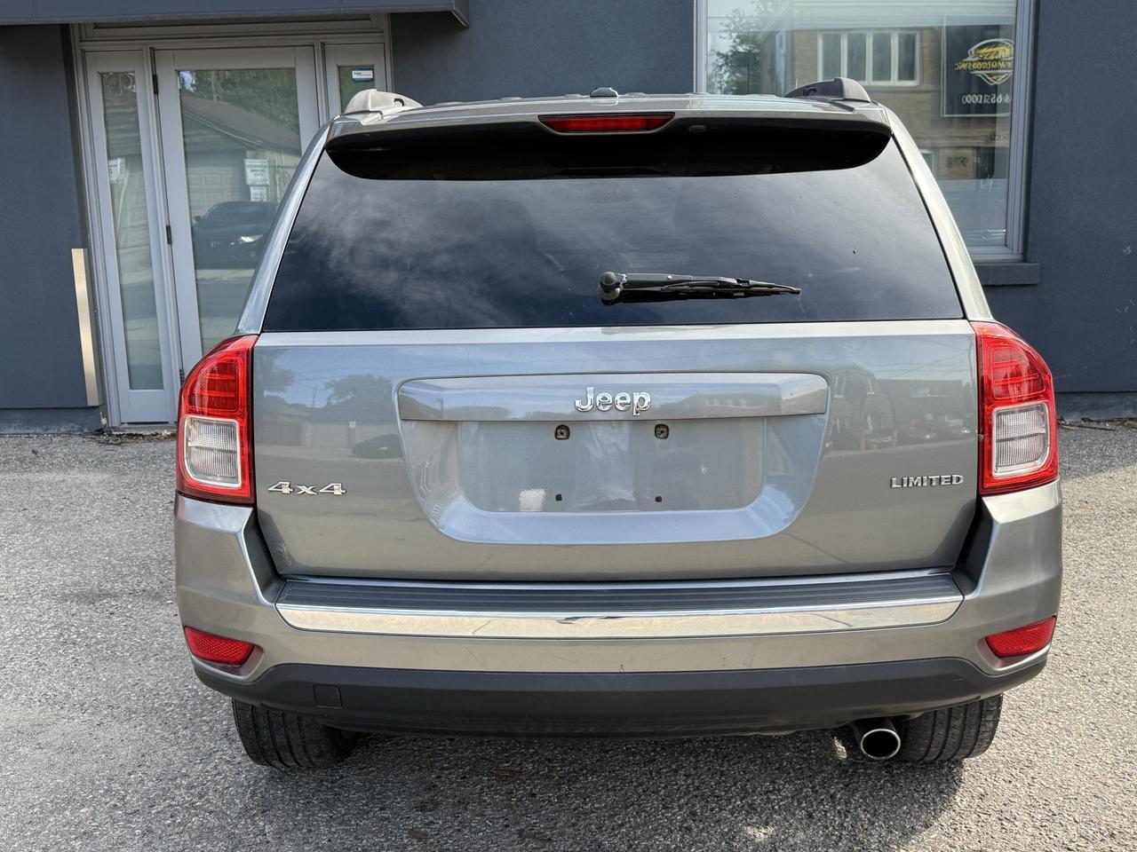 2012 Jeep Compass LIMITED Photo