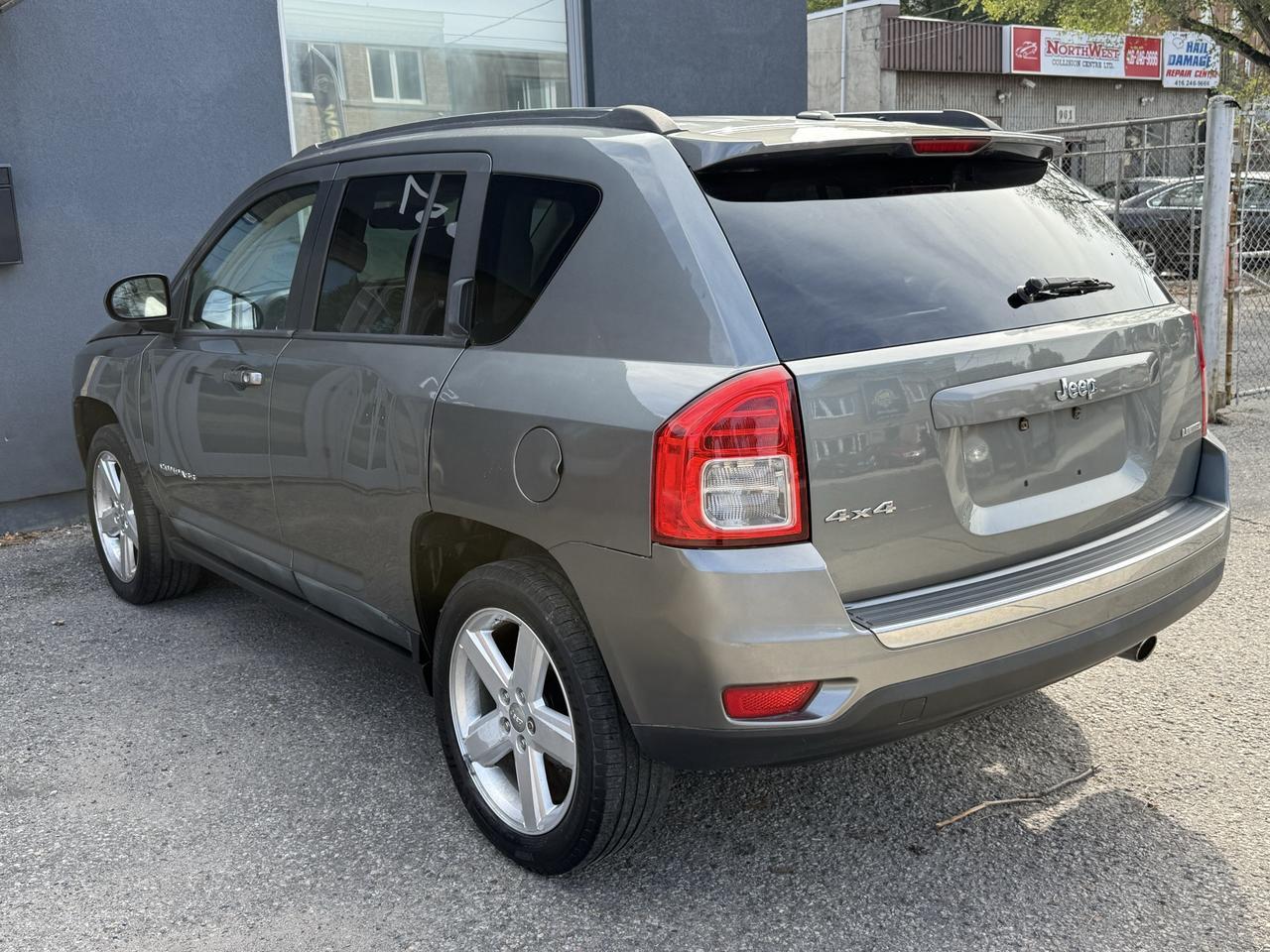2012 Jeep Compass LIMITED Photo