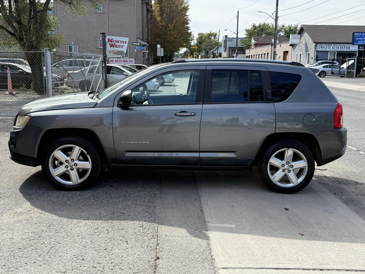 2012 Jeep Compass LIMITED Photo