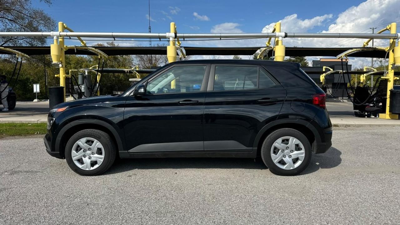2021 Hyundai Venue * MANUAL * NO ACCIDENTS SE Photo