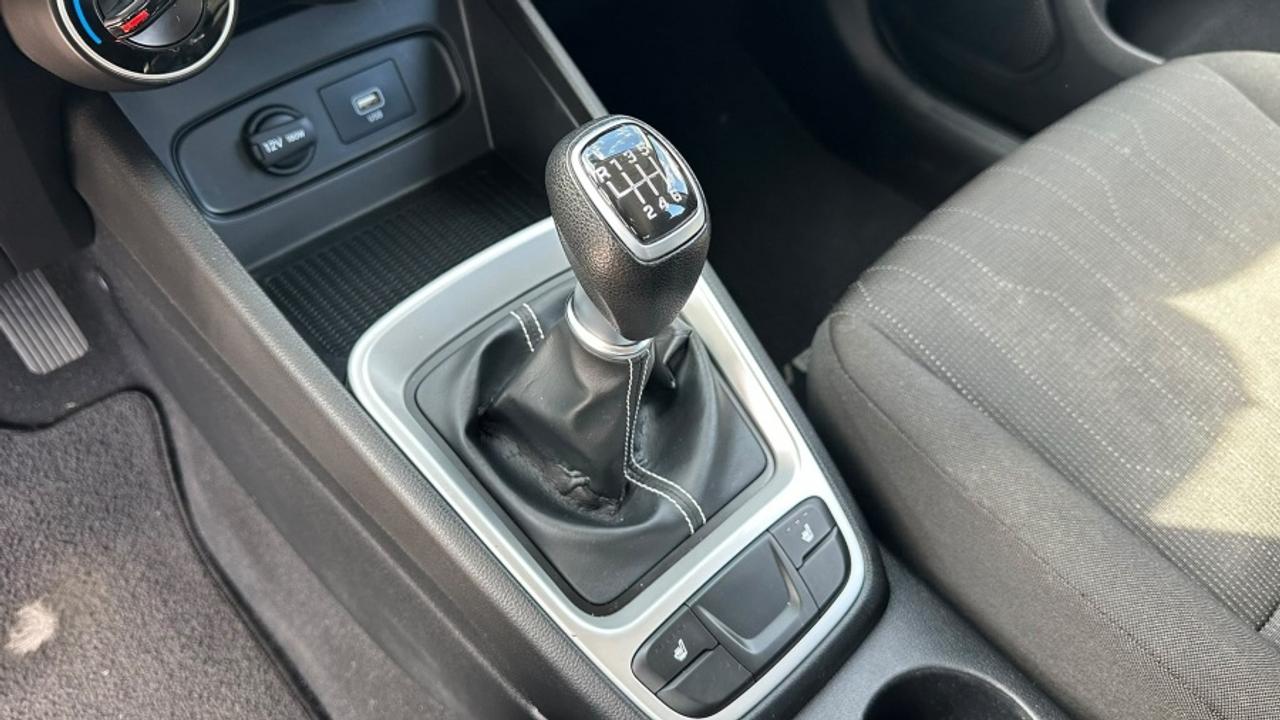 2021 Hyundai Venue * MANUAL * NO ACCIDENTS SE Photo