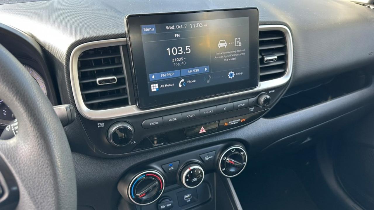 2021 Hyundai Venue * MANUAL * NO ACCIDENTS SE Photo