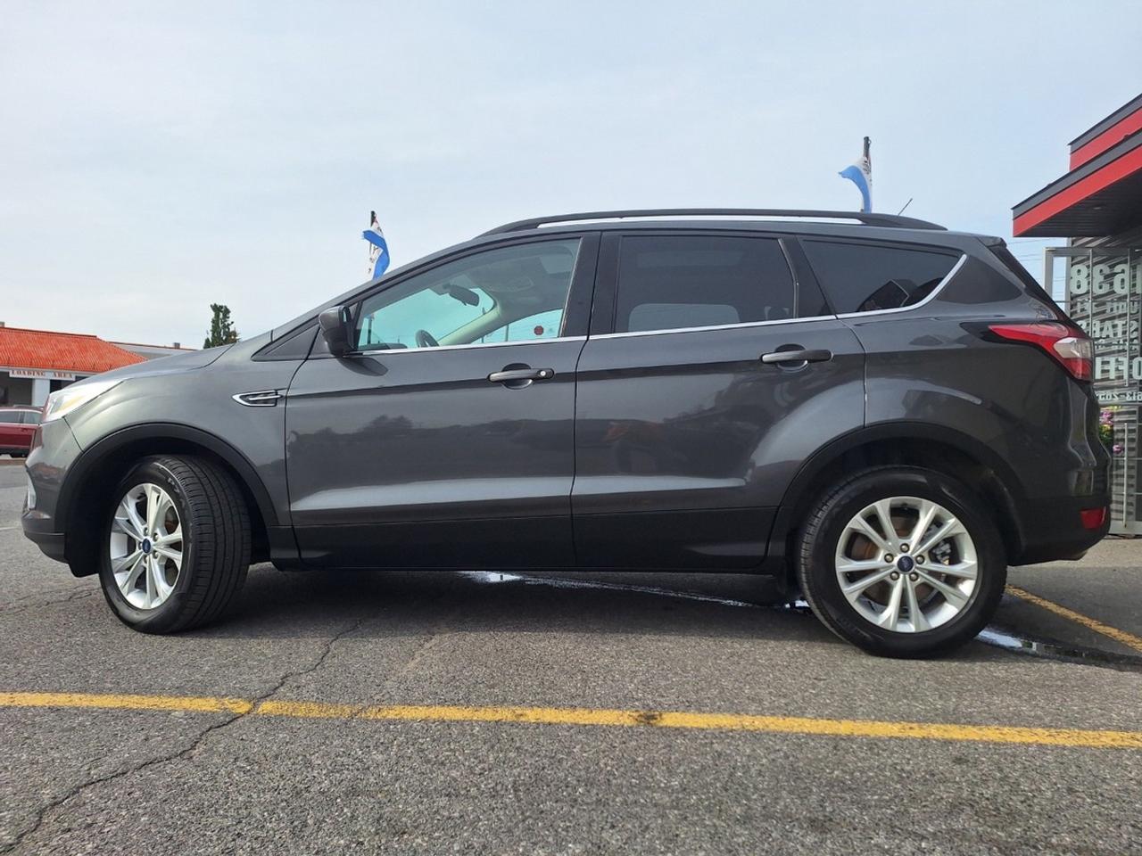 2018 Ford Escape SEL 4WD Photo