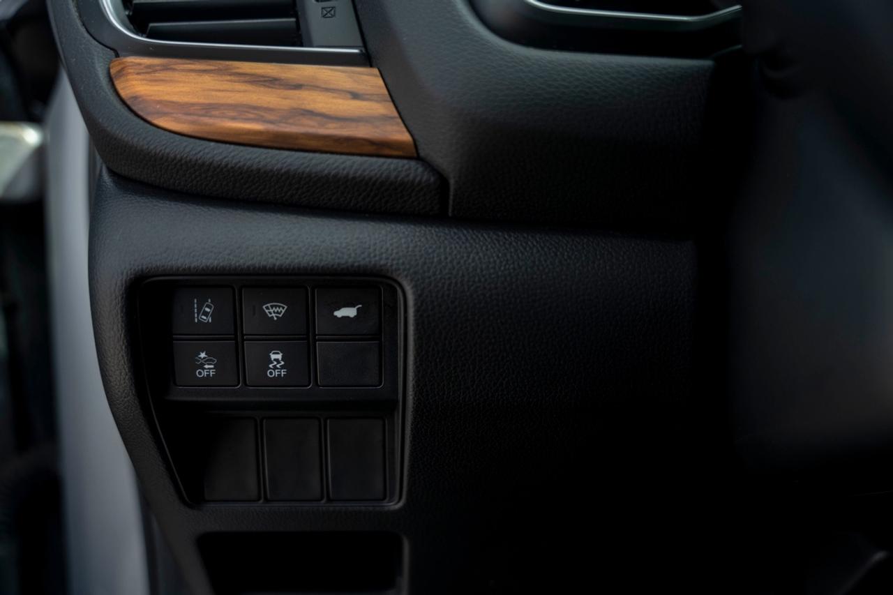 2017 Honda CR-V Touring Photo