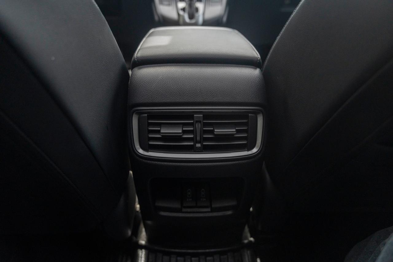 2017 Honda CR-V Touring Photo