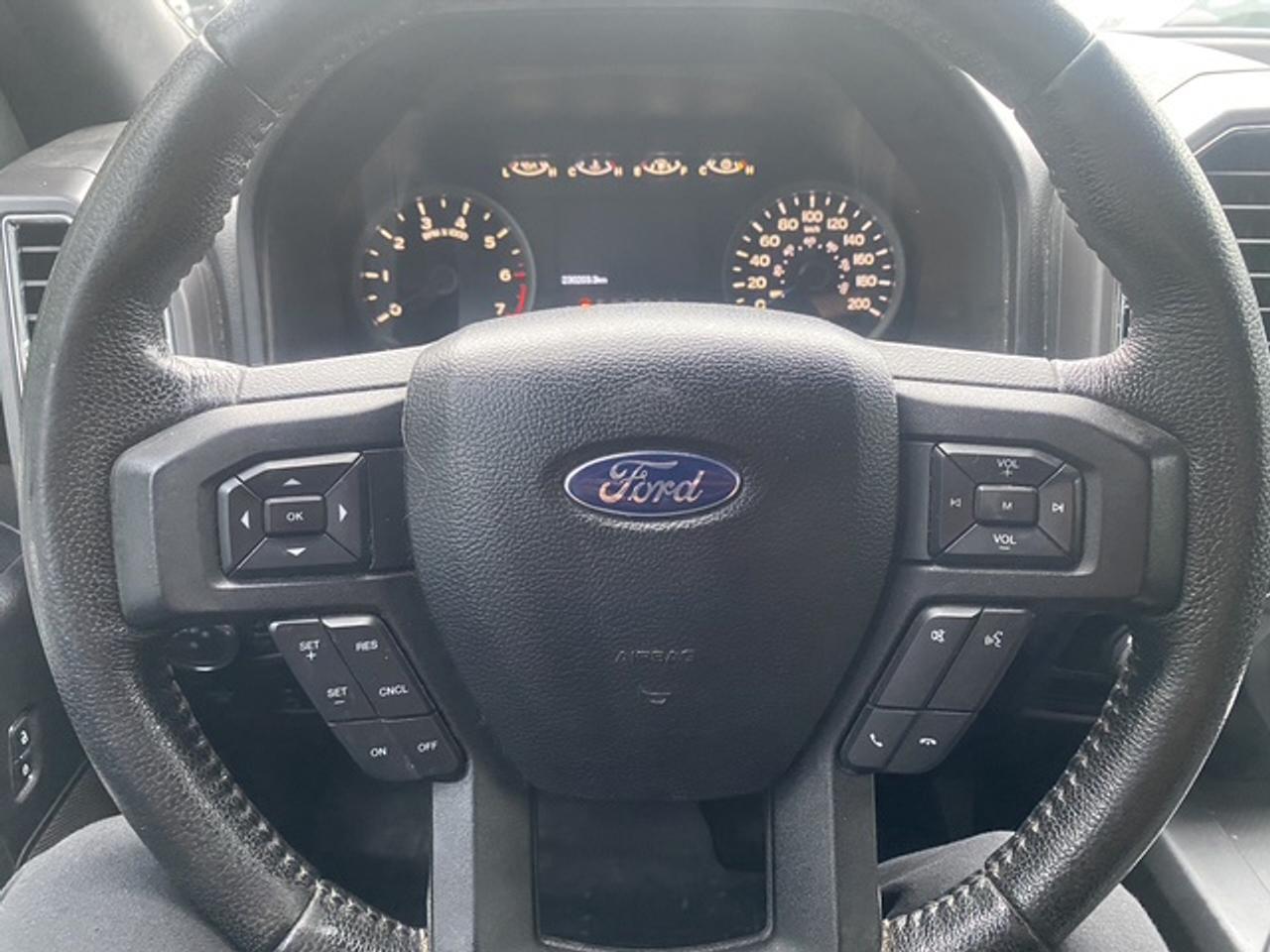 2016 Ford F-150 XLT CREW CAB SHORT B 4WD SUPERCREW Photo