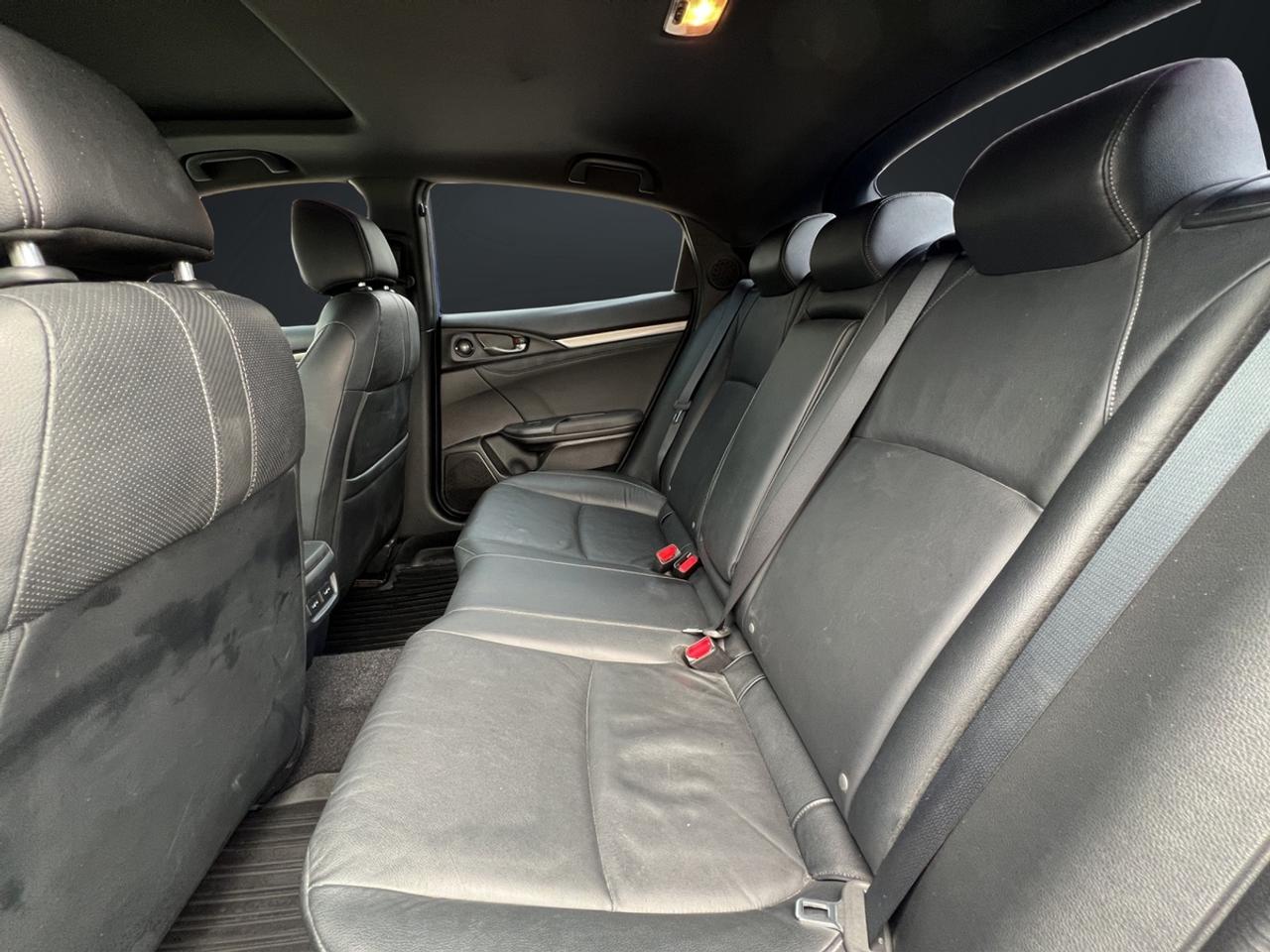 2017 Honda Civic Touring Photo