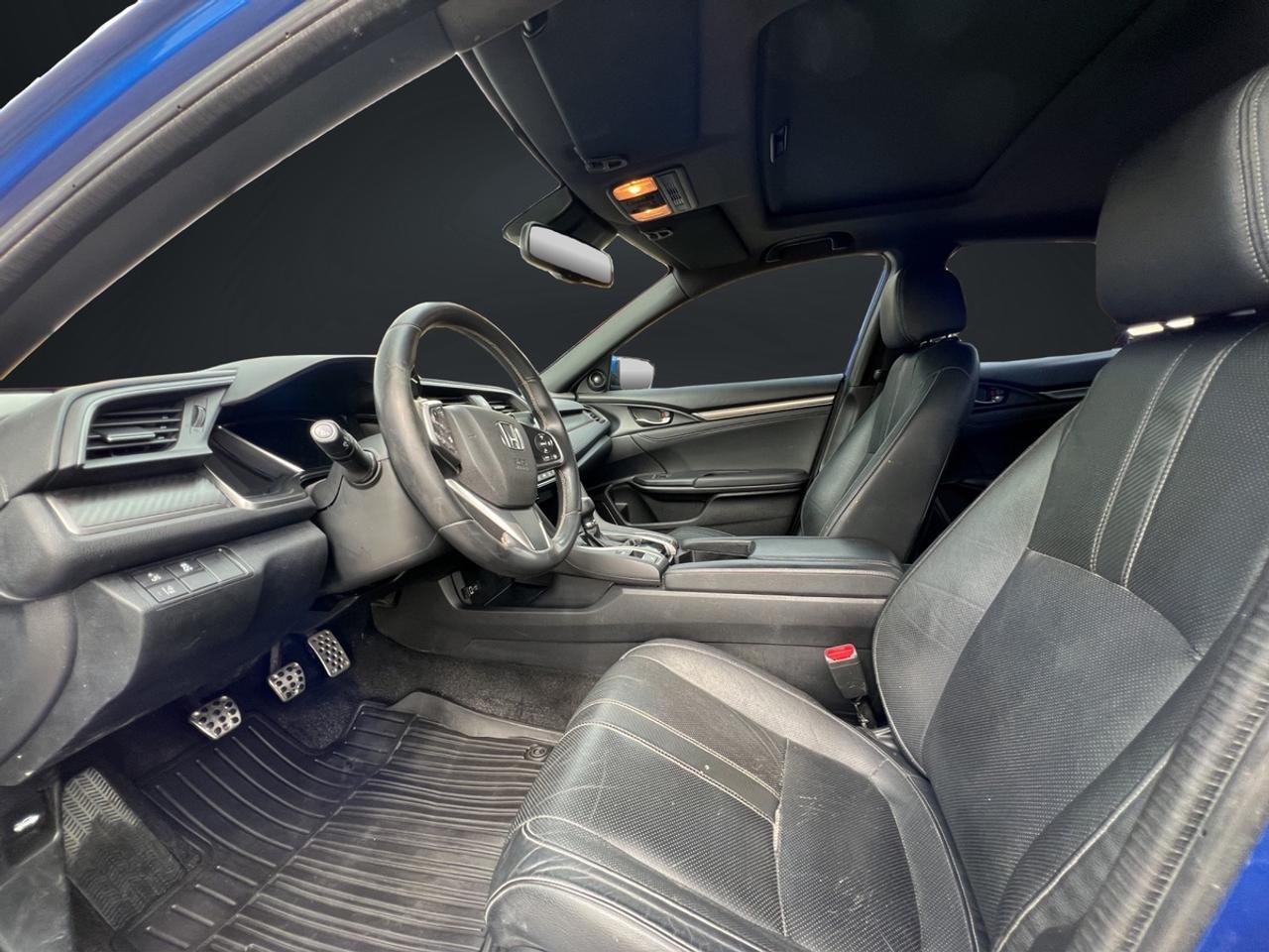 2017 Honda Civic Touring Photo