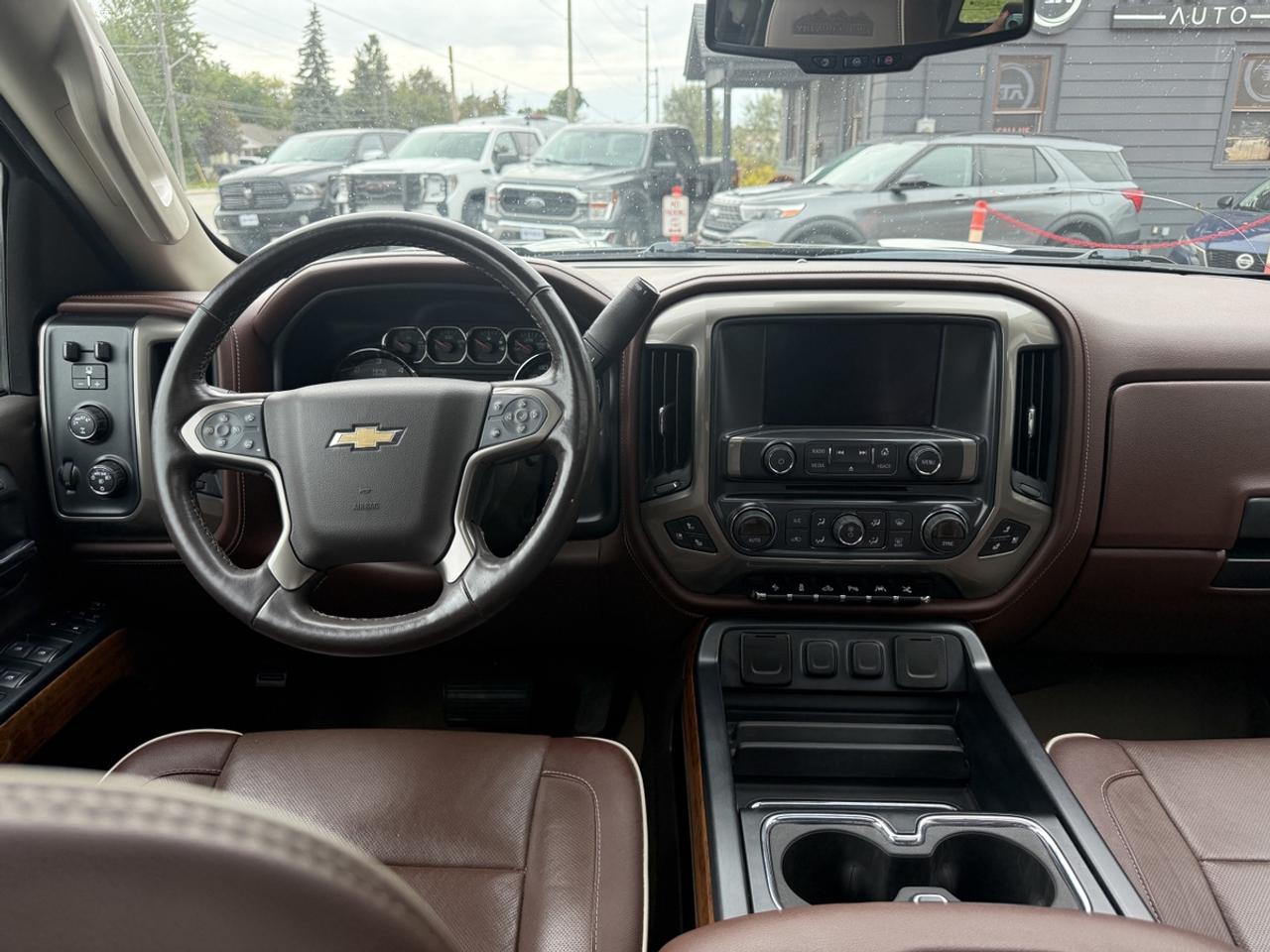 2017 Chevrolet Silverado 1500 High Country Crew Photo