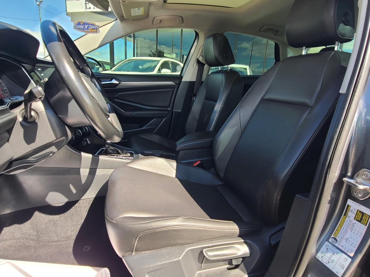 2019 Volkswagen Jetta SEL Photo