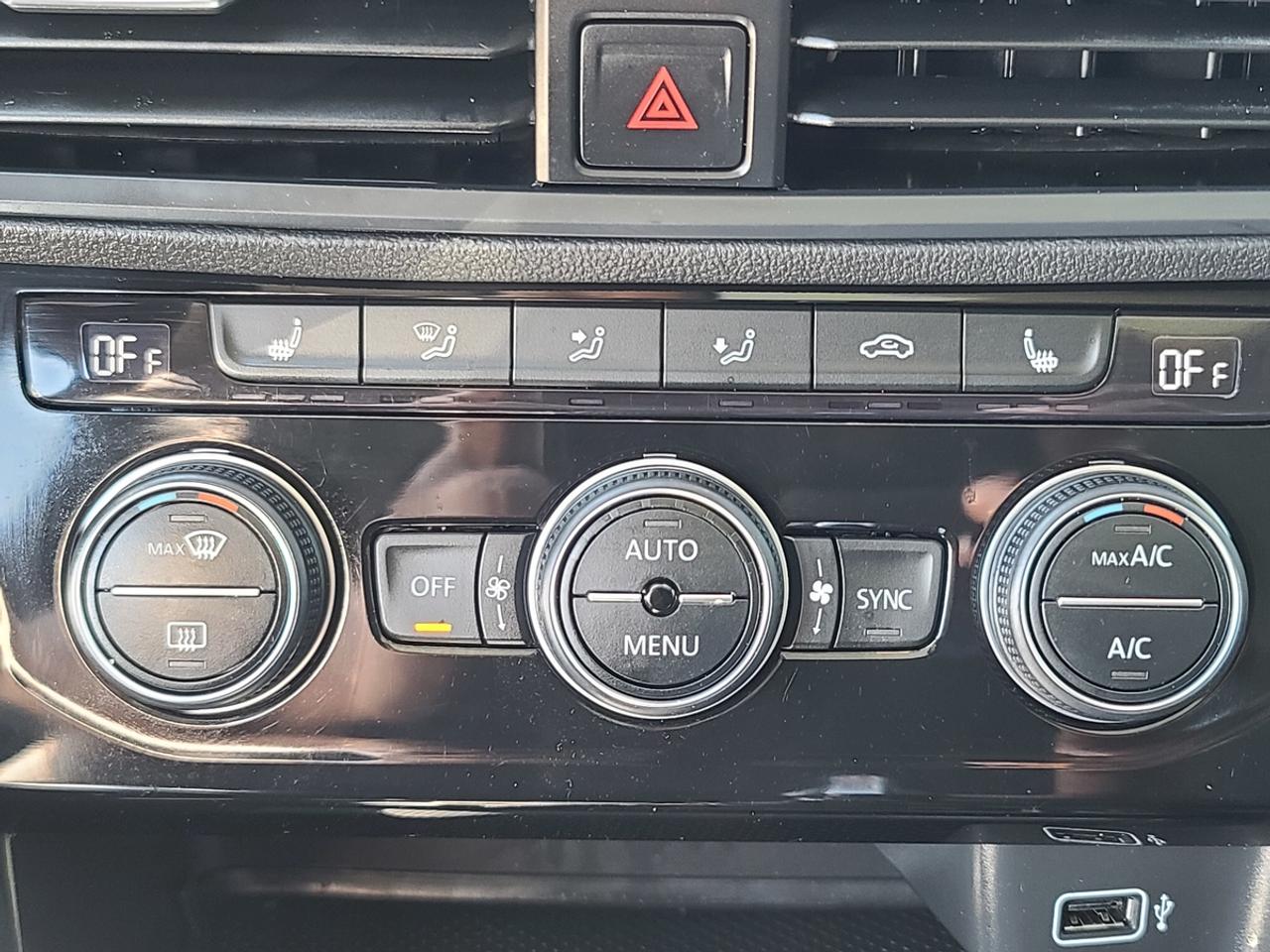 2019 Volkswagen Jetta SEL Photo