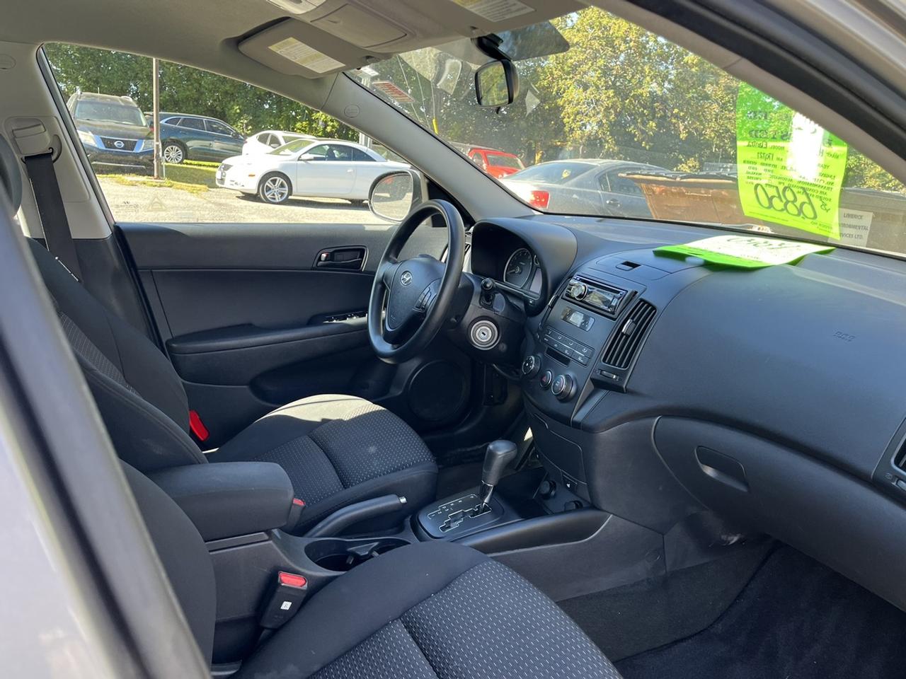 2012 Hyundai Elantra GLS Photo3