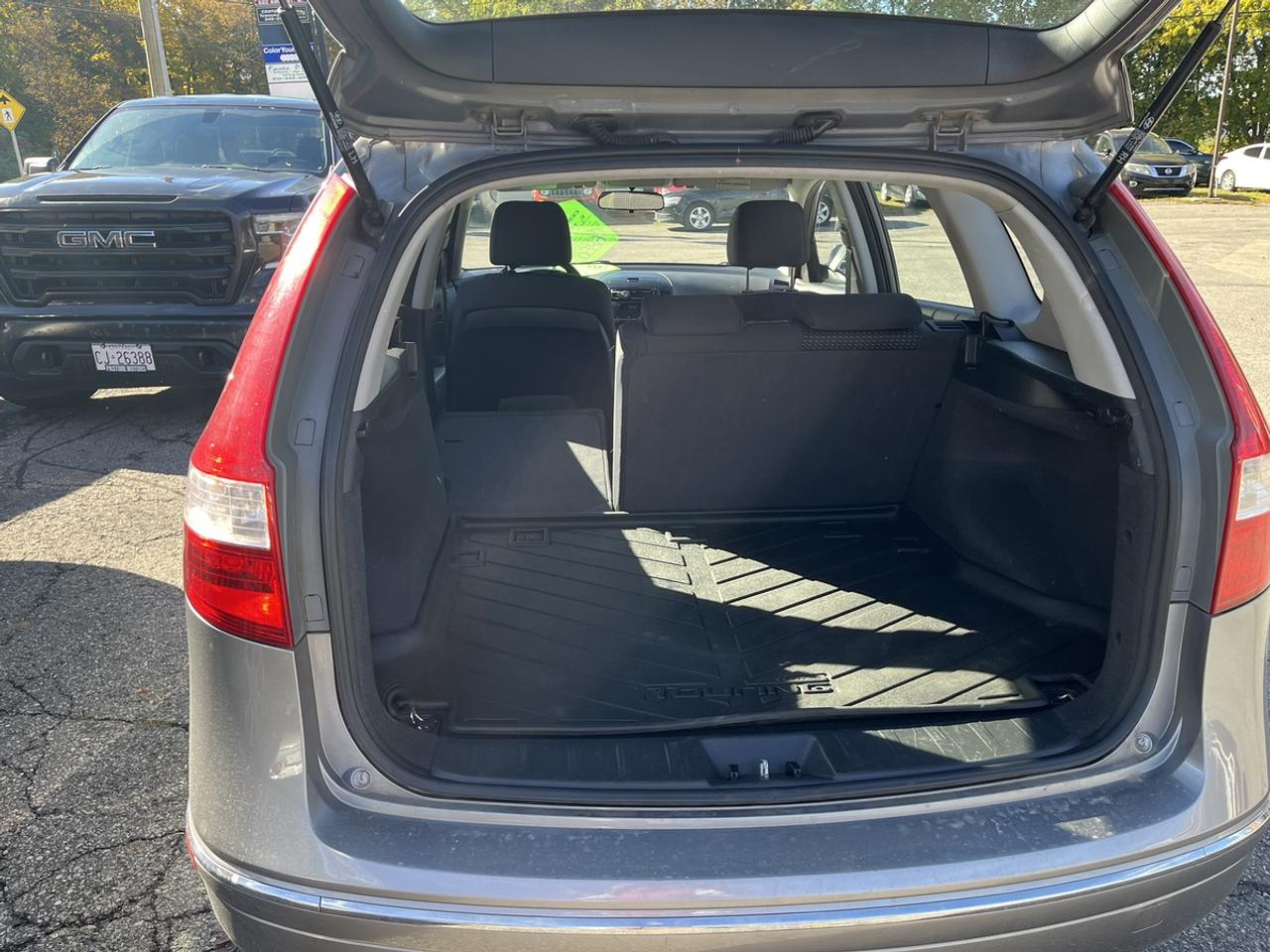2012 Hyundai Elantra GLS Photo