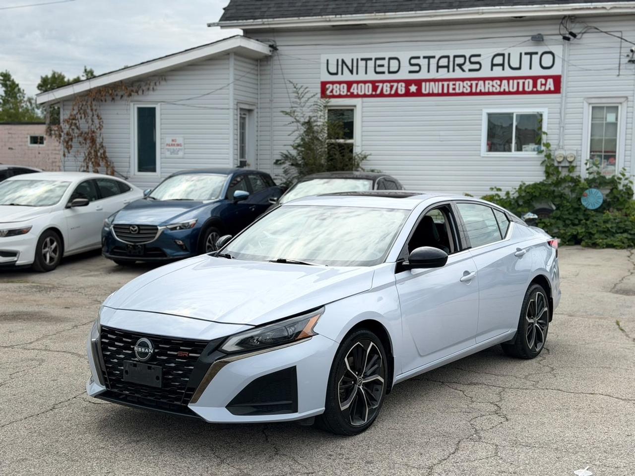 2023 Nissan Altima SR Photo0