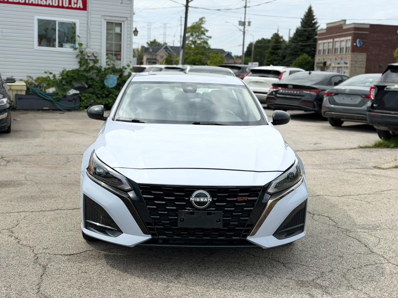 2023 Nissan Altima SR Photo5