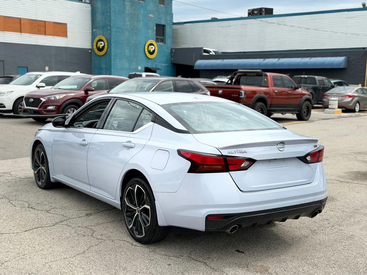 2023 Nissan Altima SR Photo