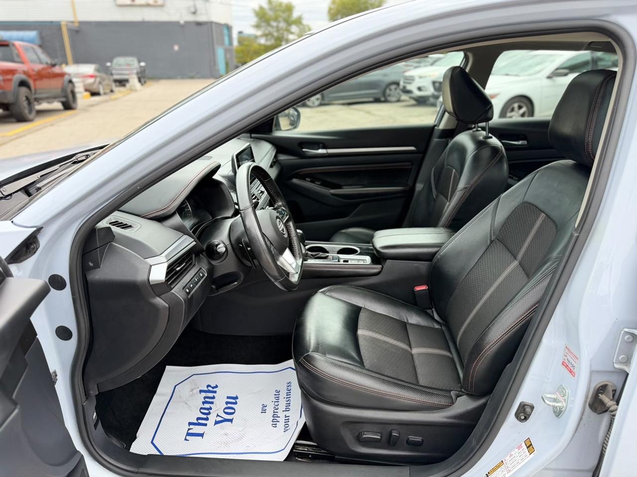 2023 Nissan Altima SR Photo
