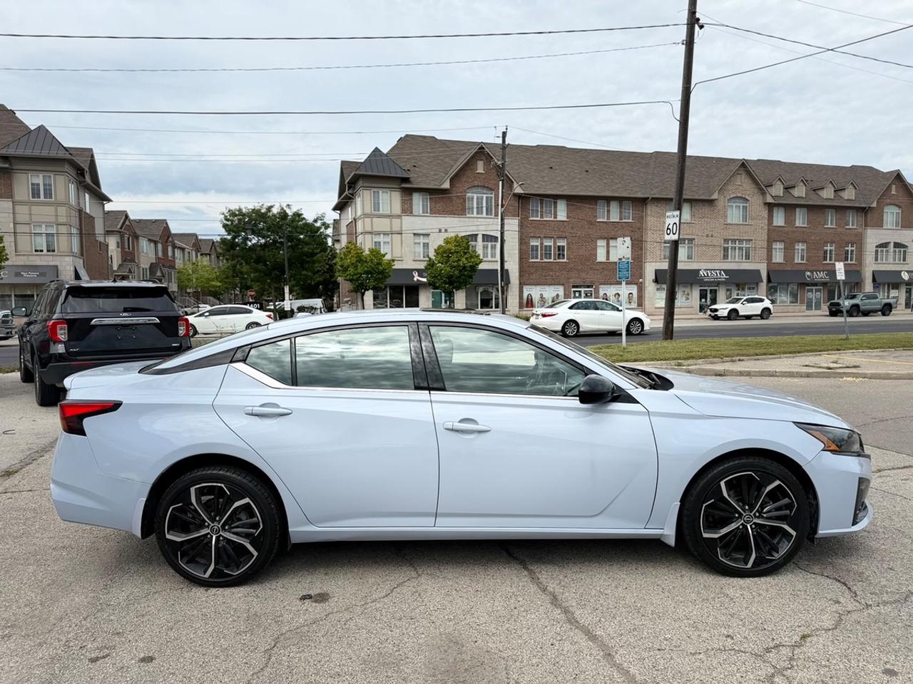 2023 Nissan Altima SR Photo