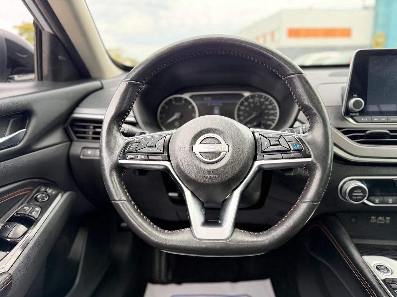 2023 Nissan Altima SR Photo