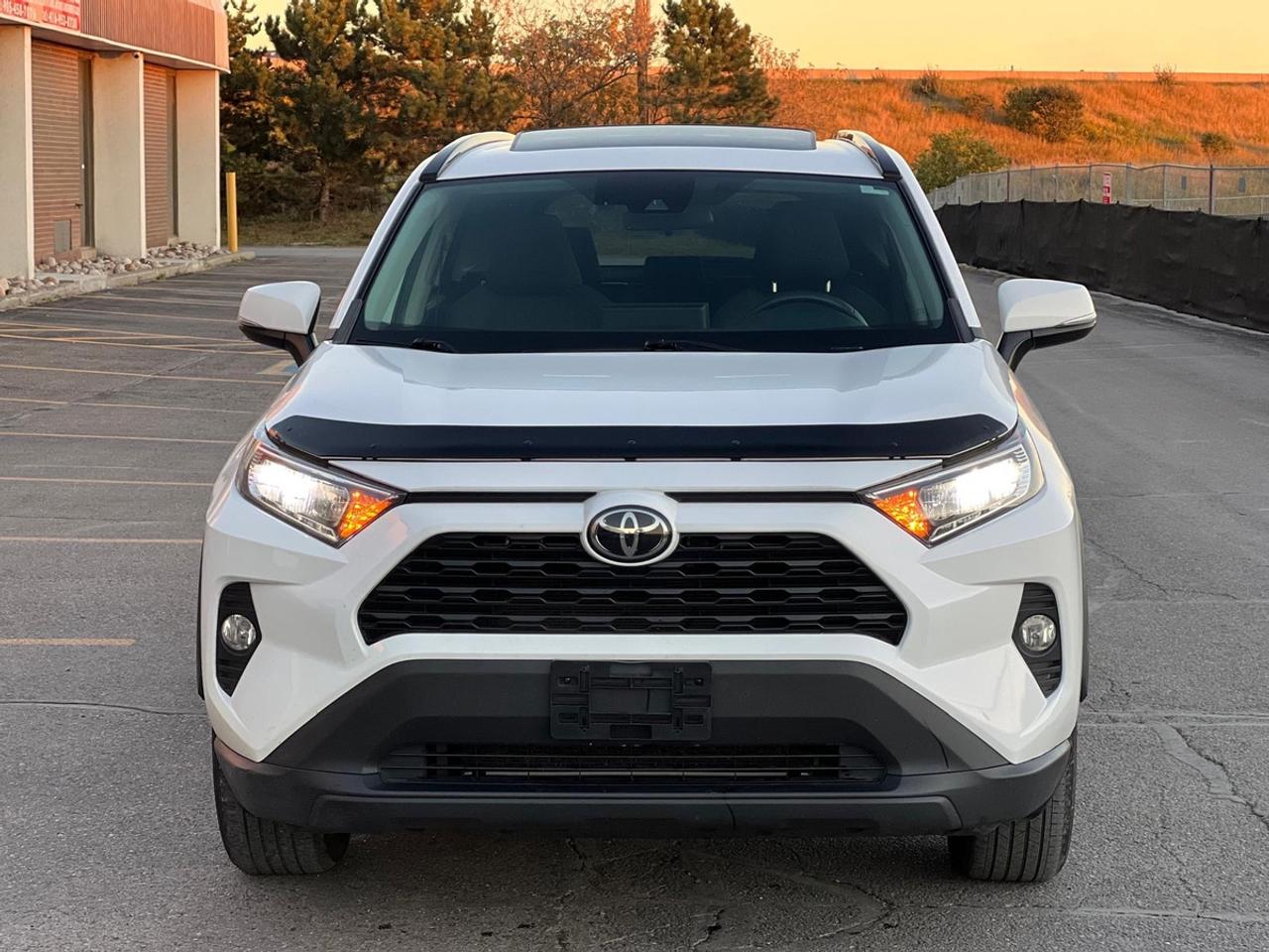2021 Toyota RAV4 XLE | SUNROOF | AWD | NO ACCIDENT Photo5