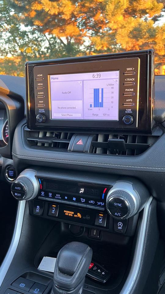 2021 Toyota RAV4 XLE | SUNROOF | AWD | NO ACCIDENT Photo