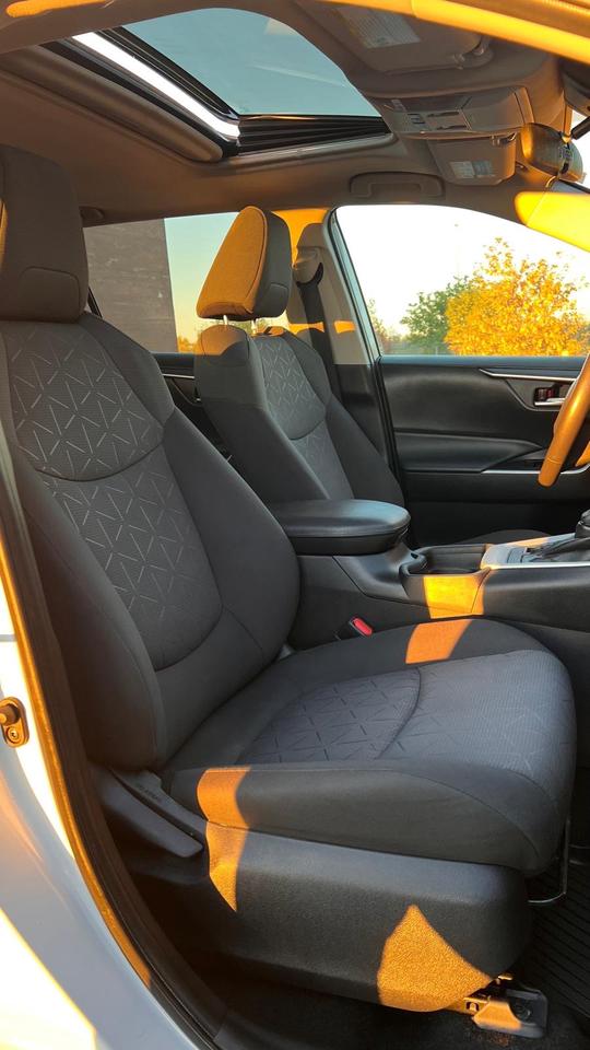 2021 Toyota RAV4 XLE | SUNROOF | AWD | NO ACCIDENT Photo
