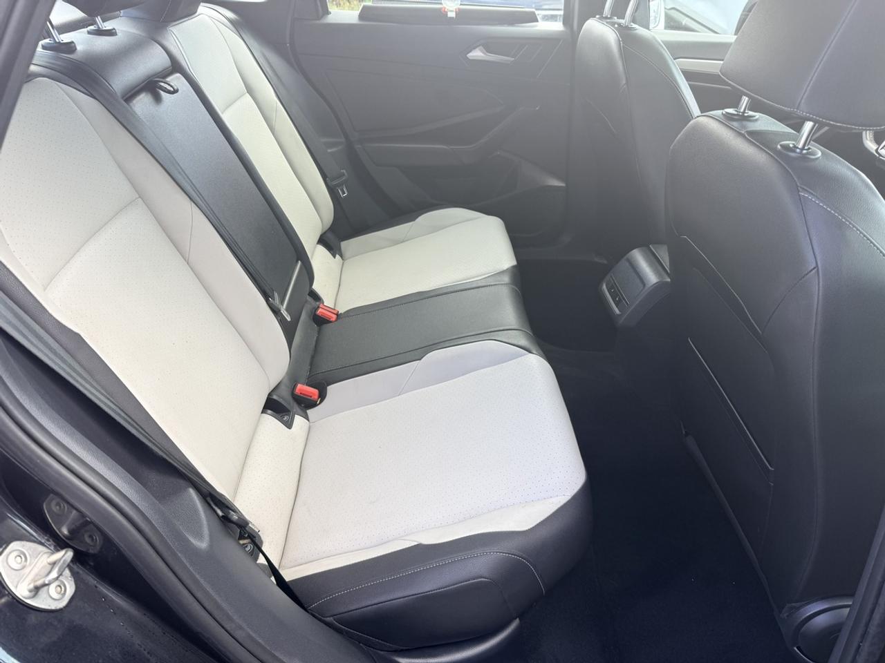 2019 Volkswagen Jetta HIGHLINE - R-LINE - R.CAMERA - 6-SPEED MANUAL! Photo
