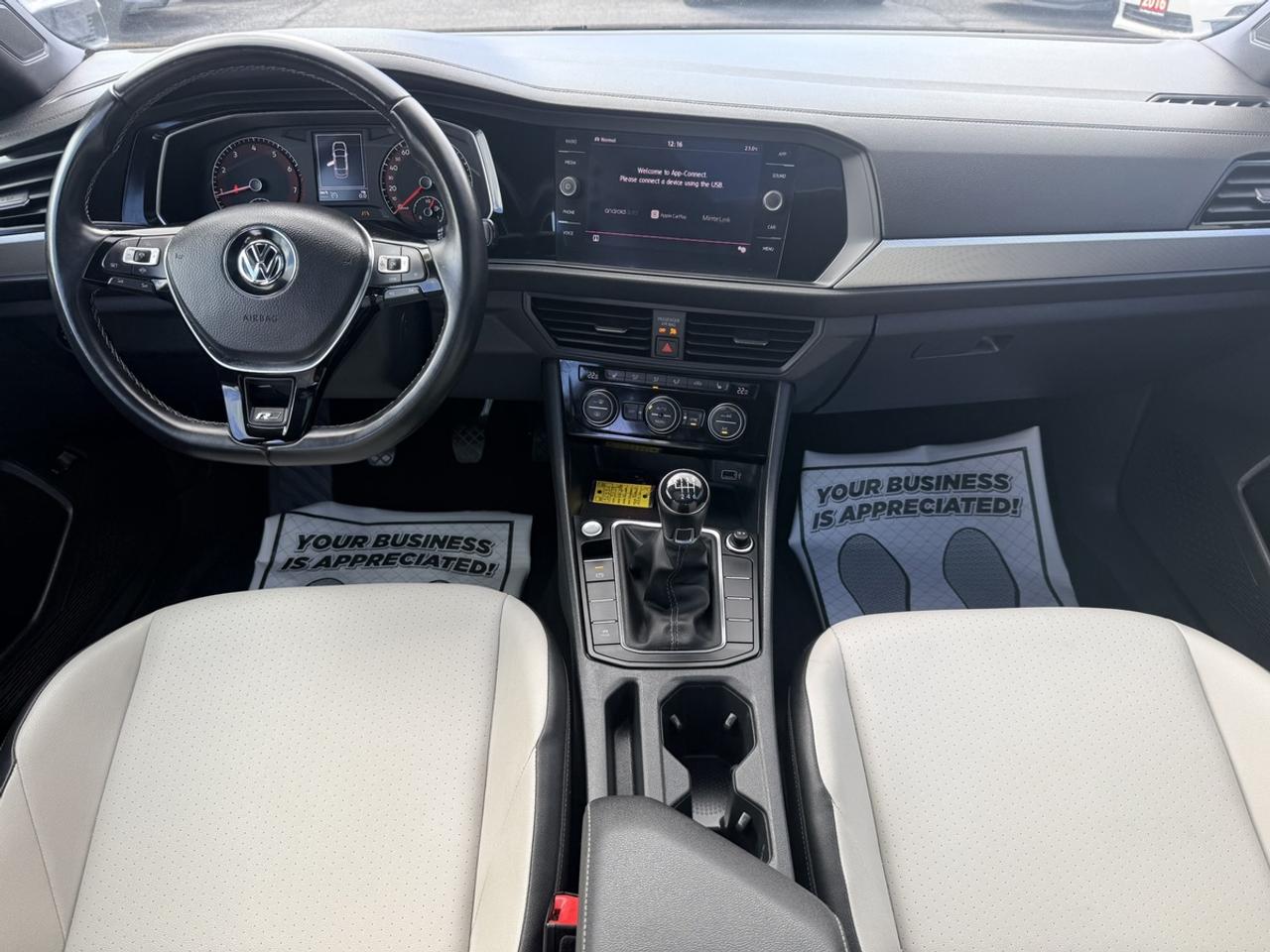 2019 Volkswagen Jetta HIGHLINE - R-LINE - R.CAMERA - 6-SPEED MANUAL! Photo