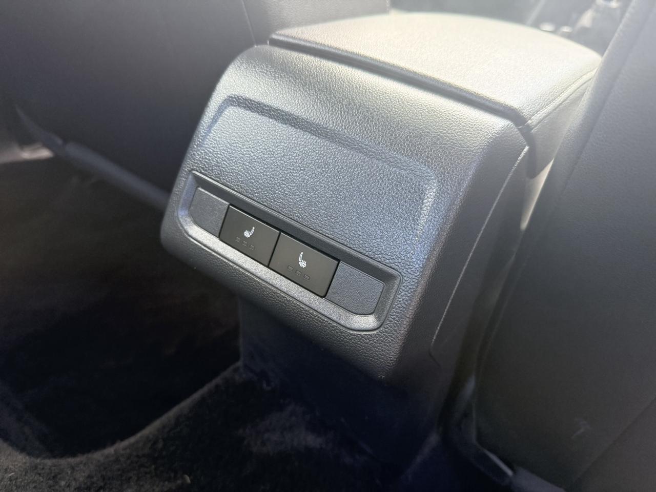 2019 Volkswagen Jetta HIGHLINE - R-LINE - R.CAMERA - 6-SPEED MANUAL! Photo