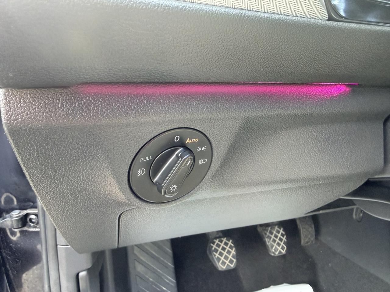 2019 Volkswagen Jetta HIGHLINE - R-LINE - R.CAMERA - 6-SPEED MANUAL! Photo