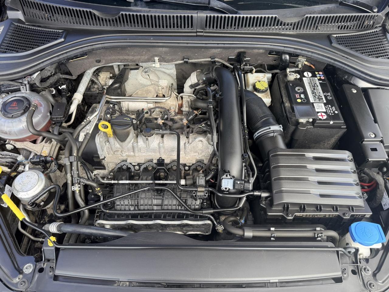 2019 Volkswagen Jetta HIGHLINE - R-LINE - R.CAMERA - 6-SPEED MANUAL! Photo