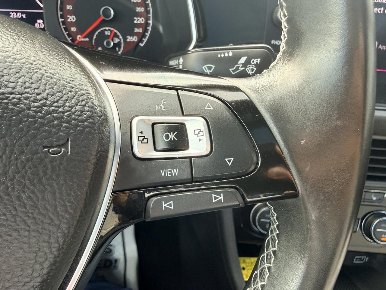 2019 Volkswagen Jetta HIGHLINE - R-LINE - R.CAMERA - 6-SPEED MANUAL! Photo