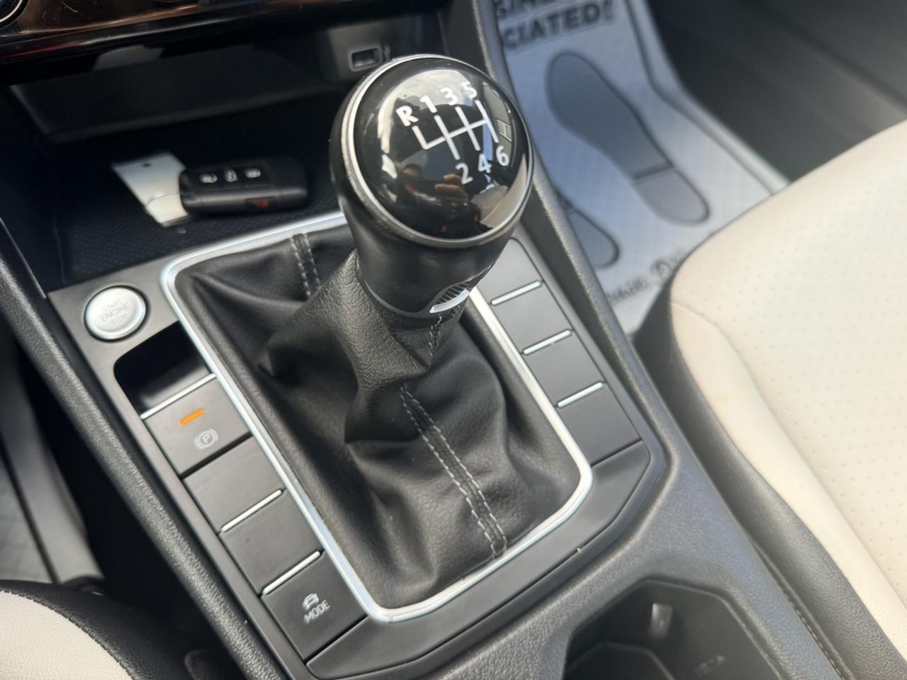 2019 Volkswagen Jetta HIGHLINE - R-LINE - R.CAMERA - 6-SPEED MANUAL! Photo