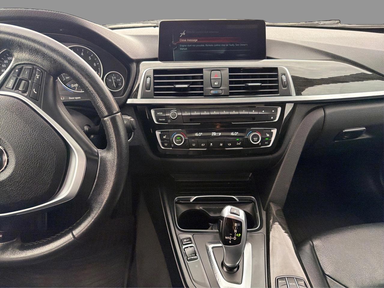 2017 BMW 3 Series 330i xDrive Photo