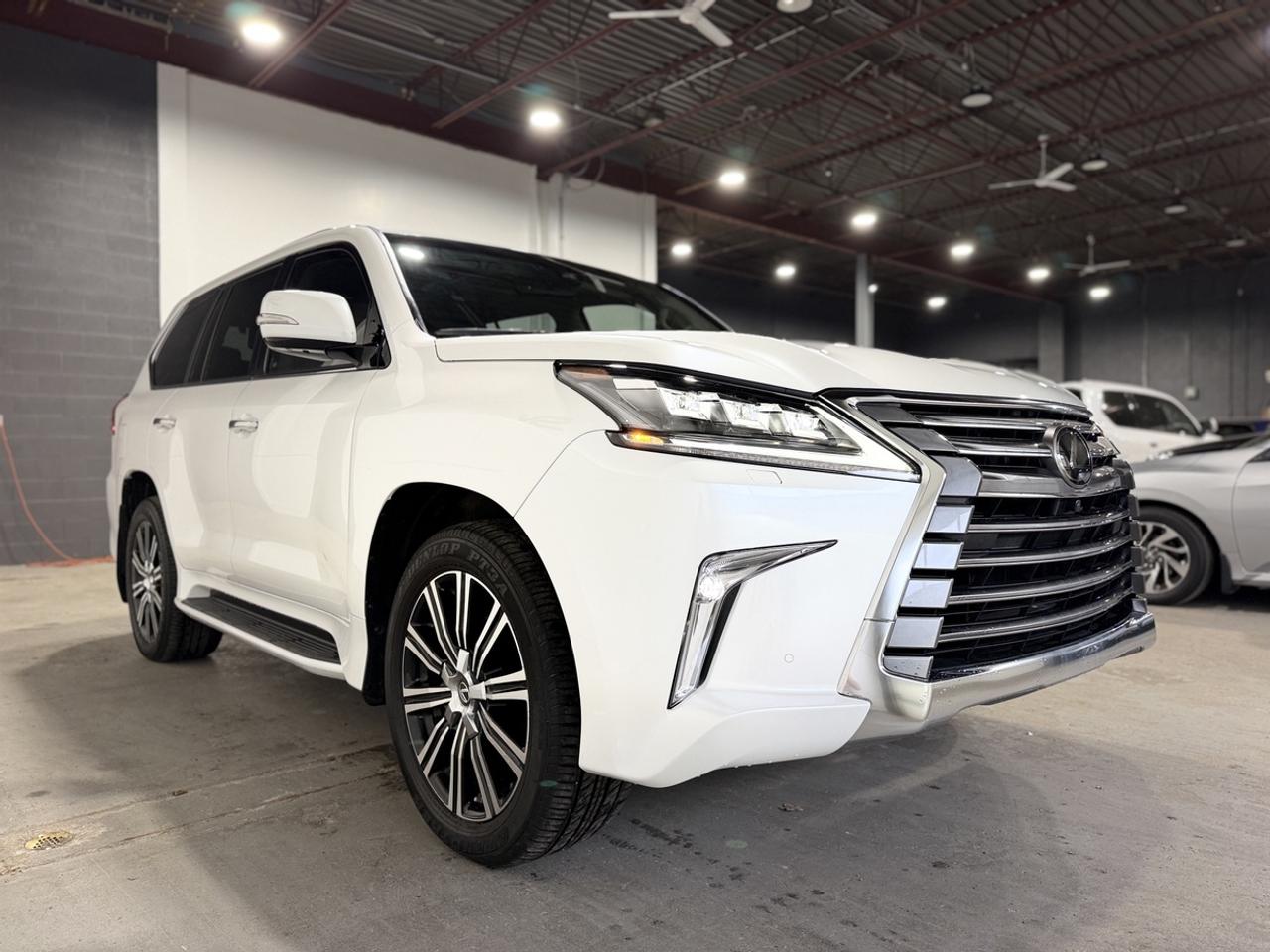 2019 Lexus LX 570 Photo