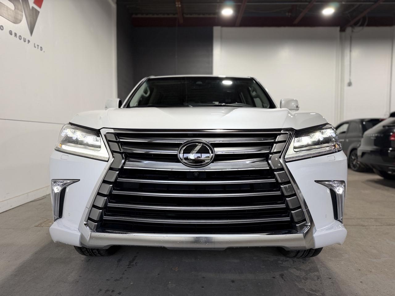 2019 Lexus LX 570 Photo