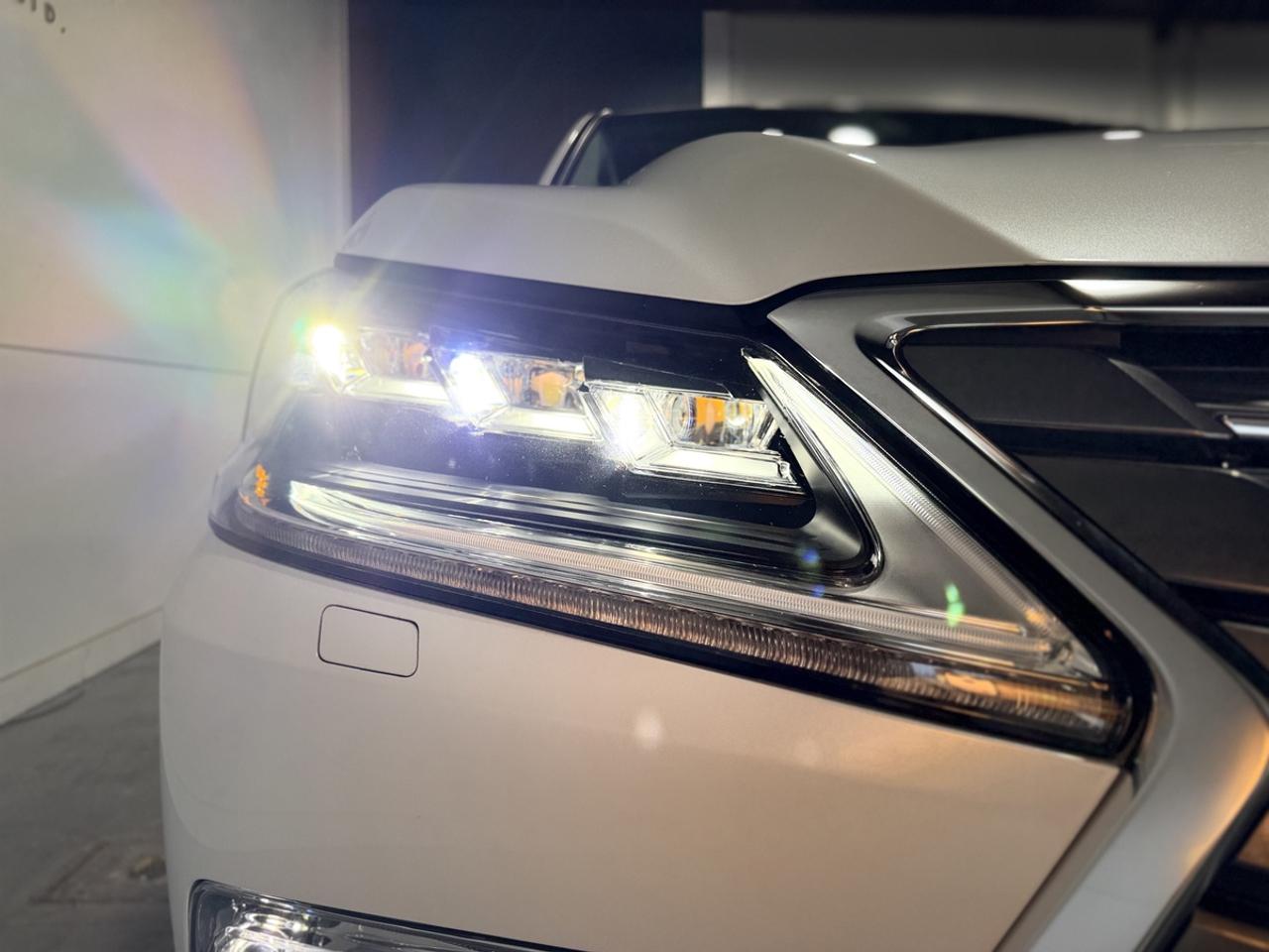 2019 Lexus LX 570 Photo