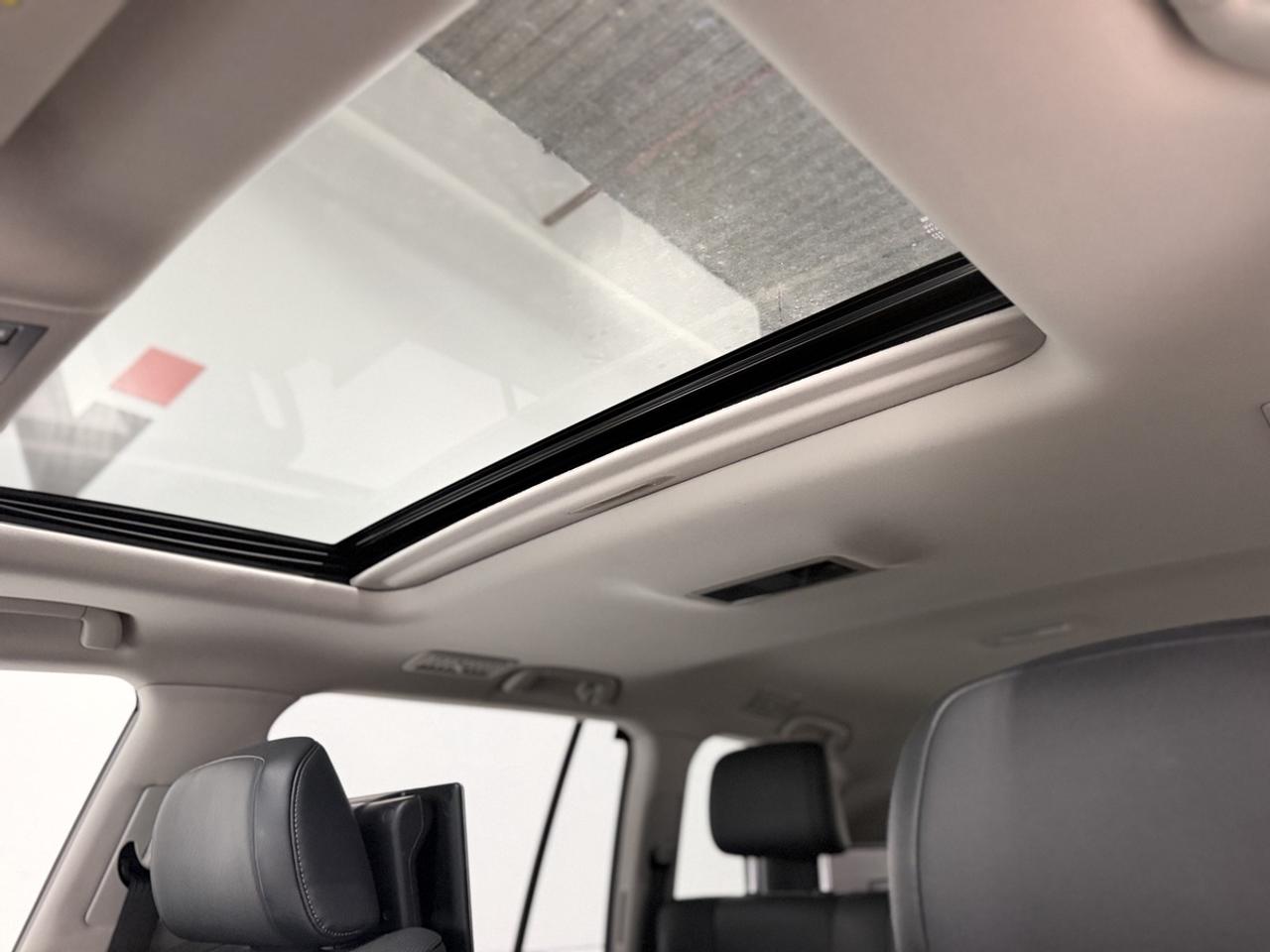 2019 Lexus LX 570 Photo