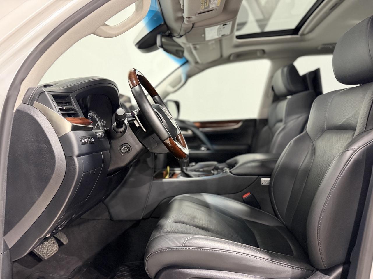 2019 Lexus LX 570 Photo