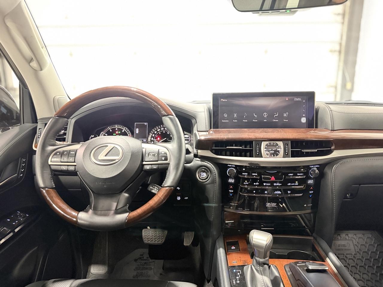 2019 Lexus LX 570 Photo
