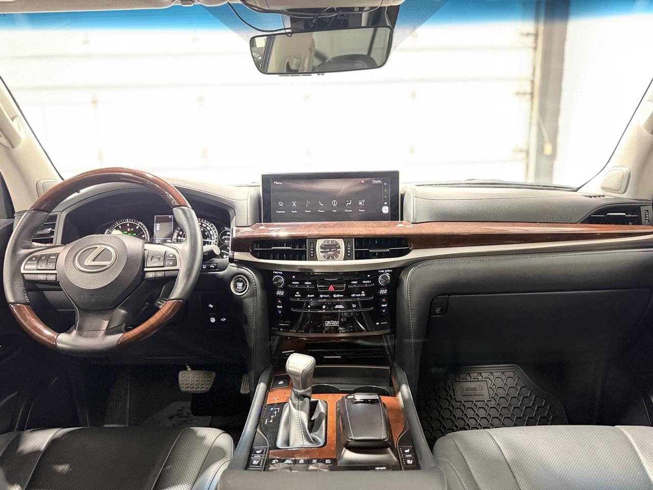 2019 Lexus LX 570 Photo