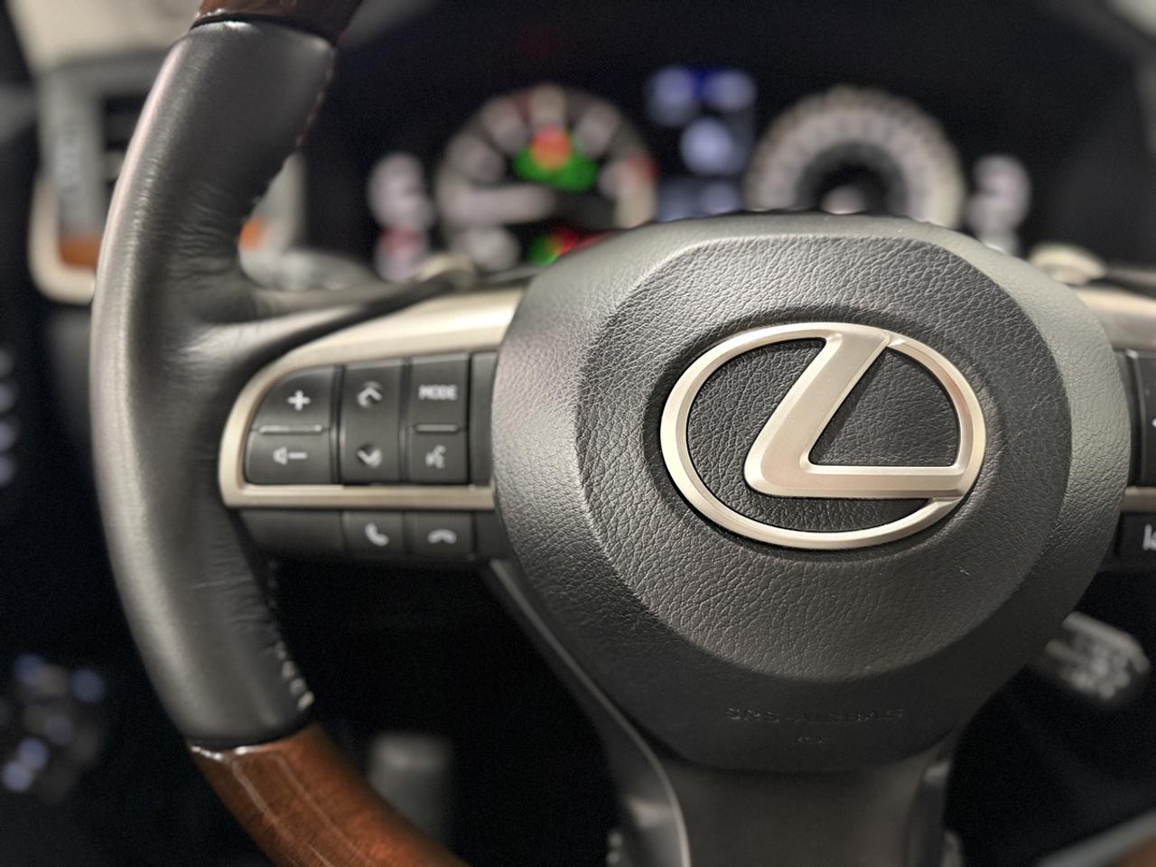 2019 Lexus LX 570 Photo